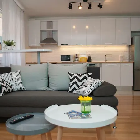 Mia Apartment Split